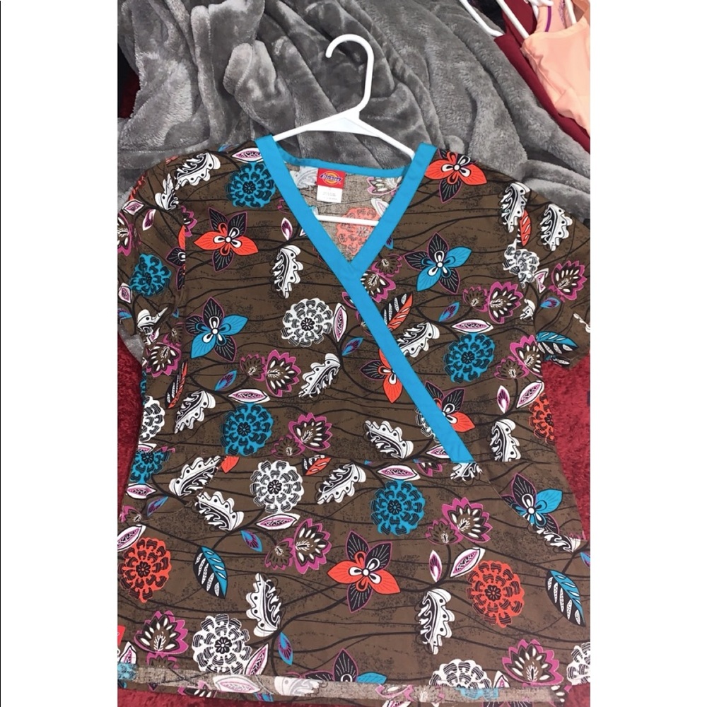 Scrub top